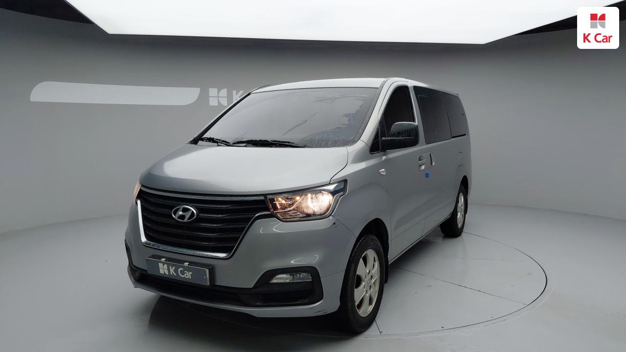 HYUNDAI The New Grand Starex 11-Seater Diesel 4WD