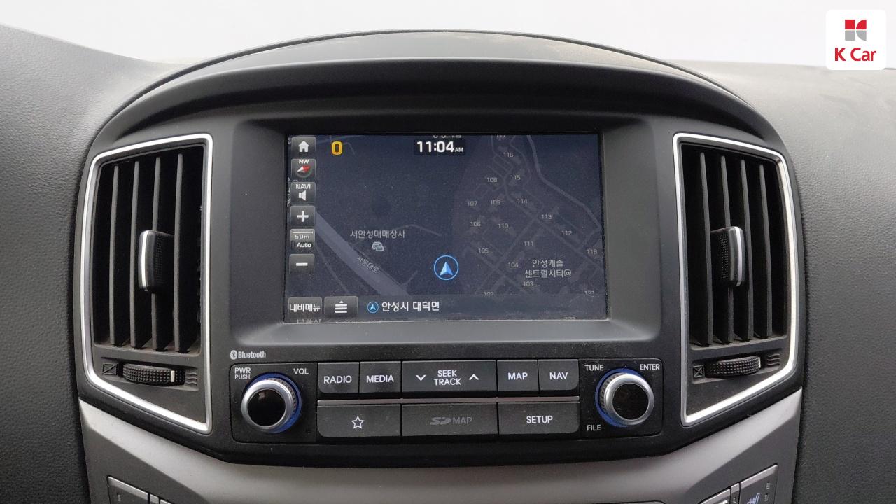 HYUNDAI The New Grand Starex 11-Seater Diesel 4WD