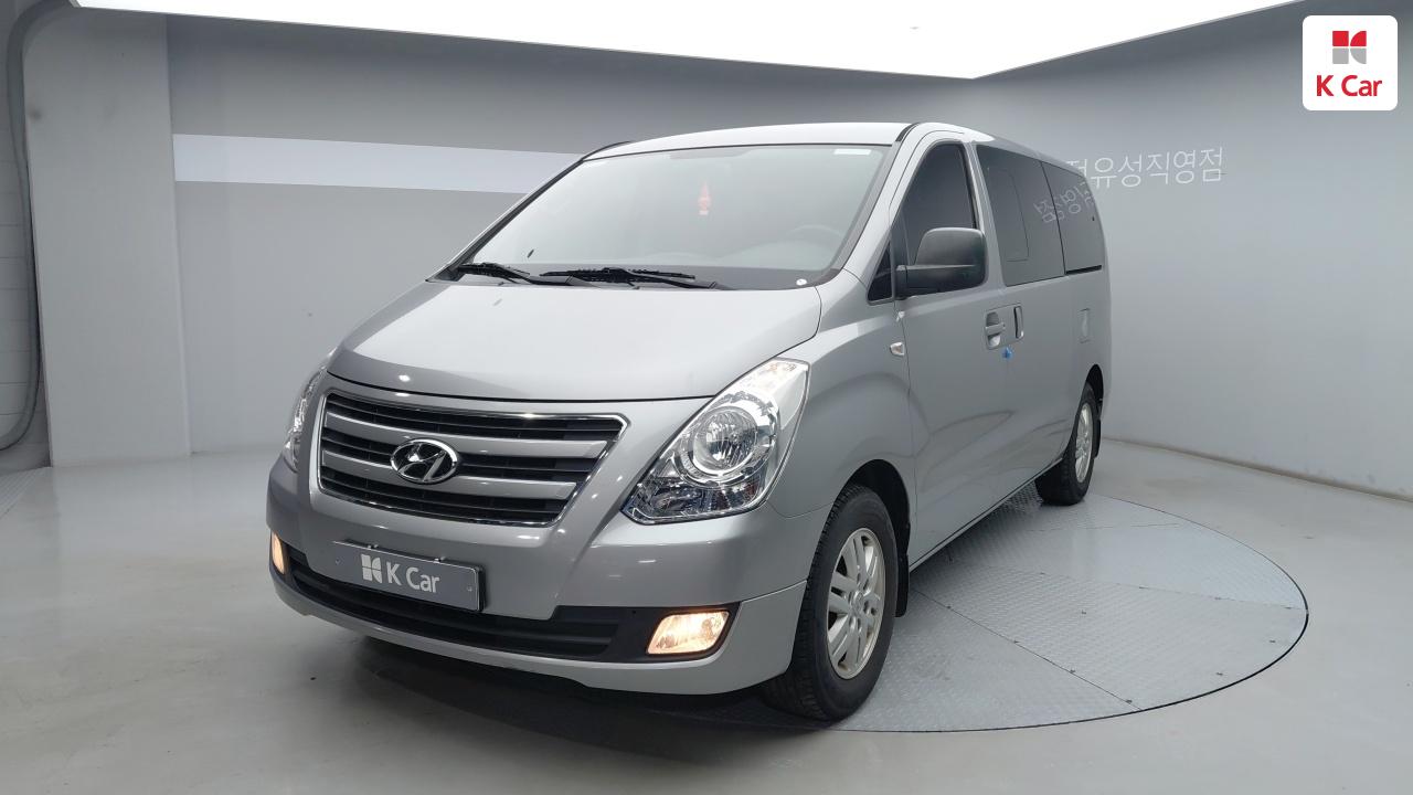 HYUNDAI Grand Starex 12-Seater Diesel