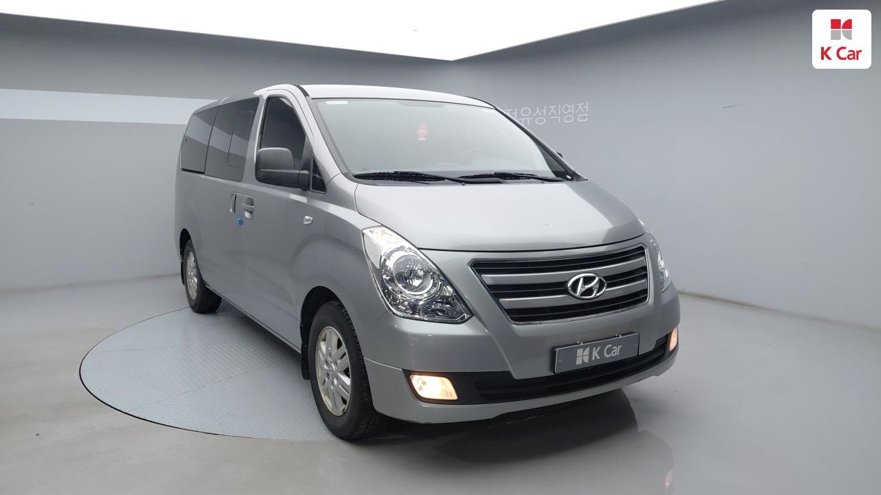 HYUNDAI Grand Starex 12-Seater Diesel