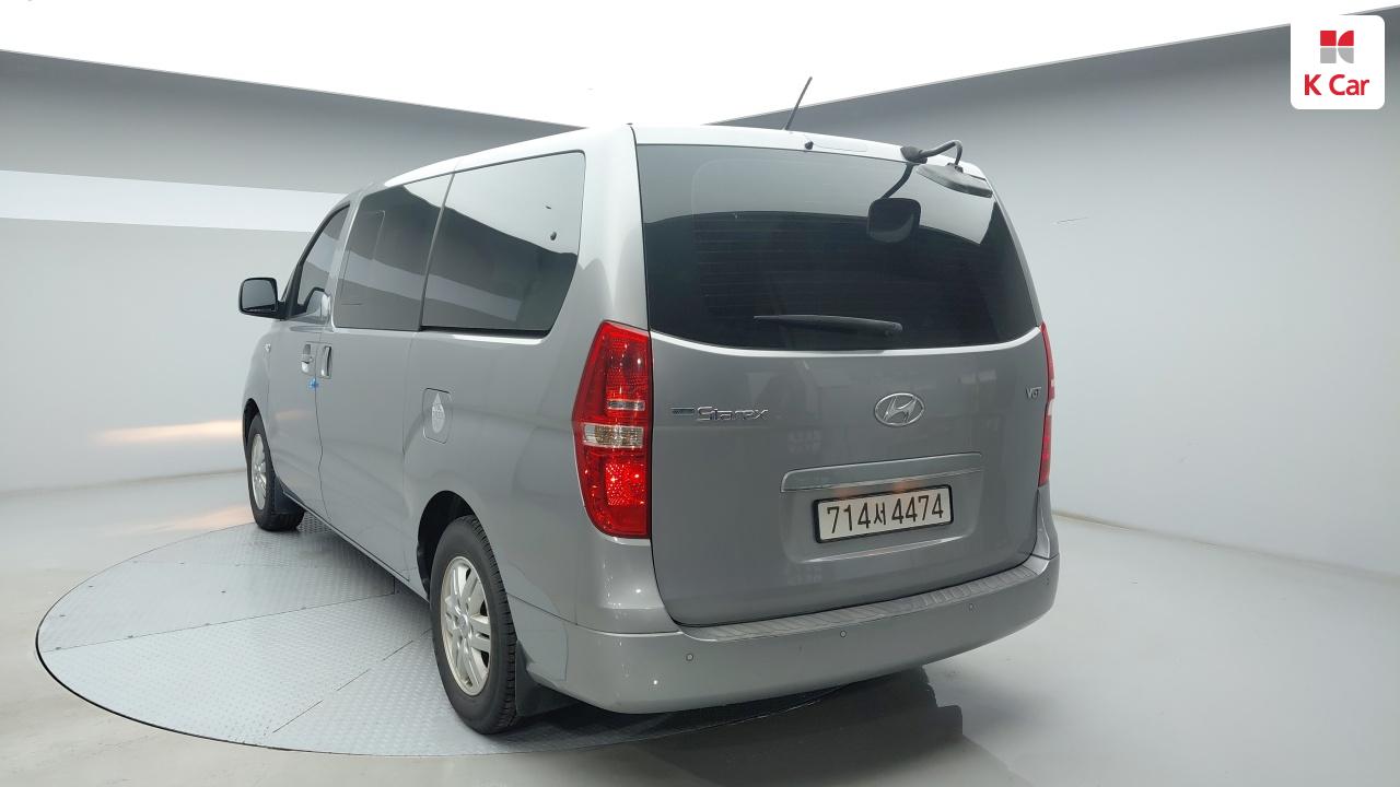 HYUNDAI Grand Starex 12-Seater Diesel