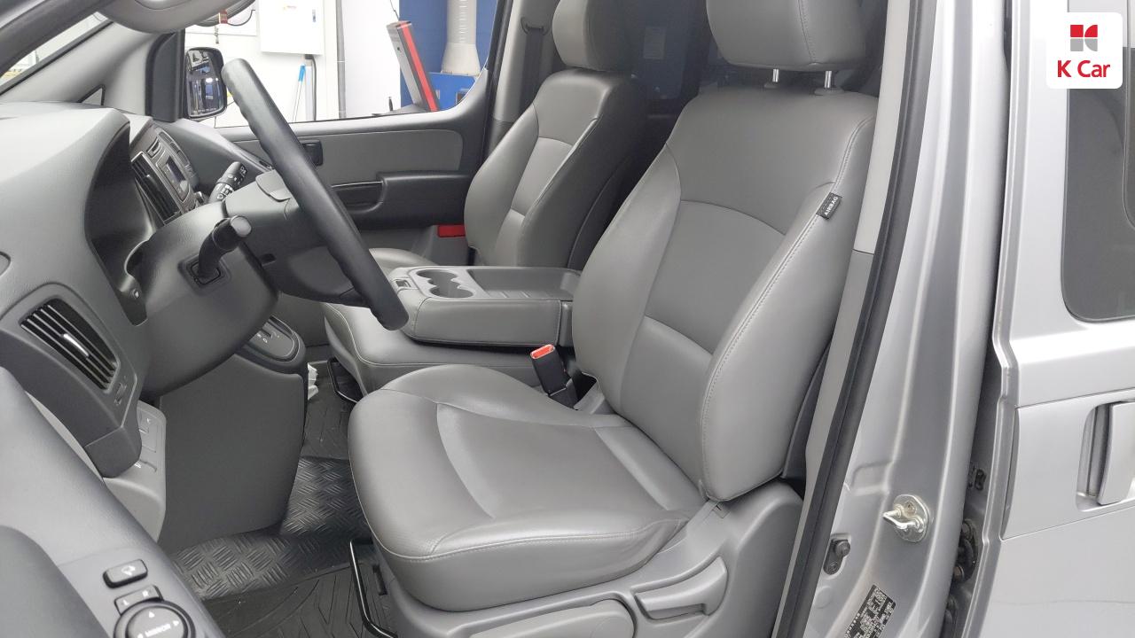 HYUNDAI Grand Starex 12-Seater Diesel