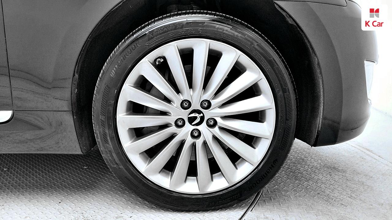 HYUNDAI Ecuus (New Model) VS500