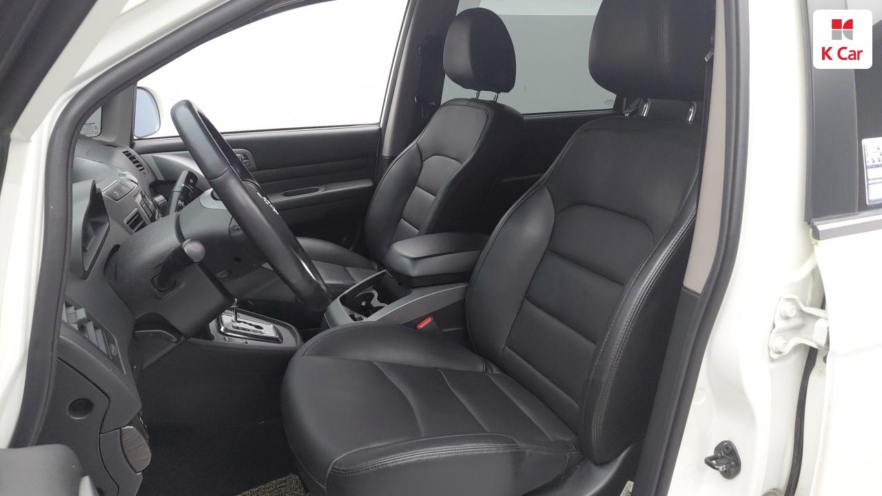 KG MOBILITY(SSANGYONG) New Korando Turismo 2.2 9-Seater 4WD