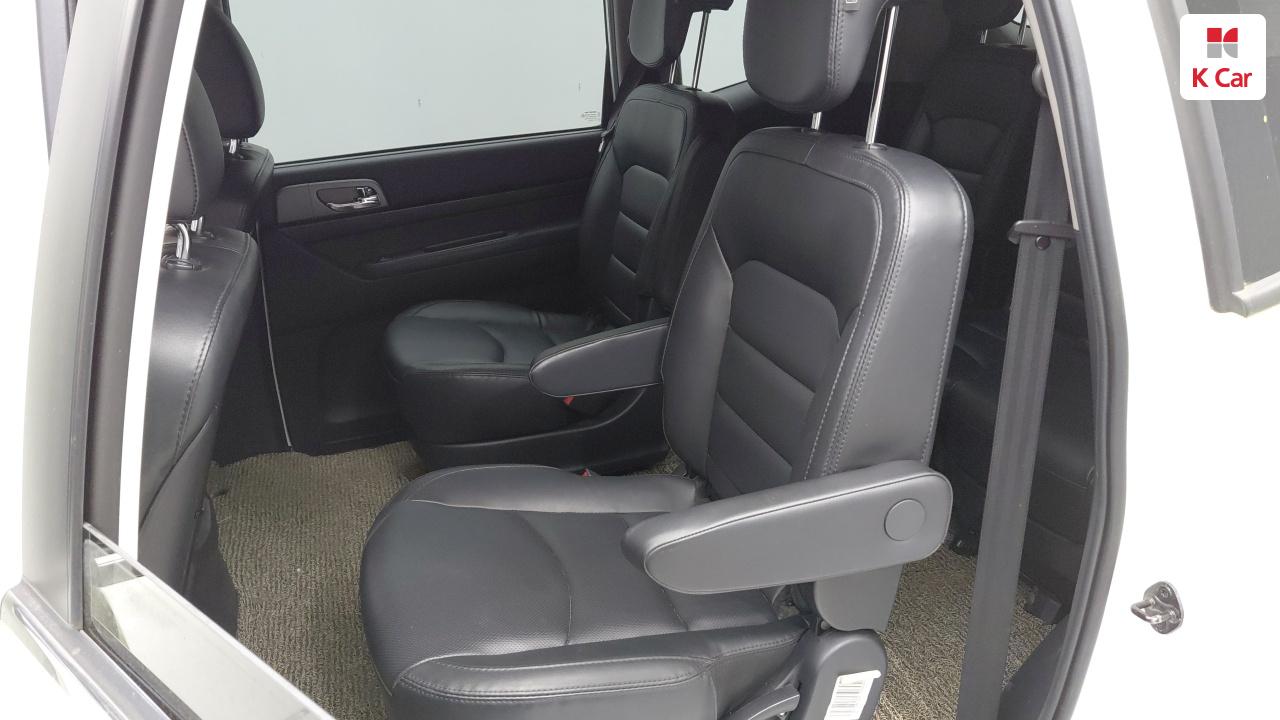 KG MOBILITY(SSANGYONG) New Korando Turismo 2.2 9-Seater 4WD